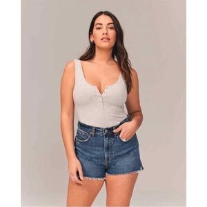 Abercrombie & Fitch Mom Short Mid Rise